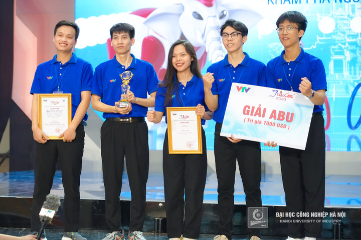 Sinh viên Đại học Công nghiệp Hà Nội vô địch Robocon 2023 - 1