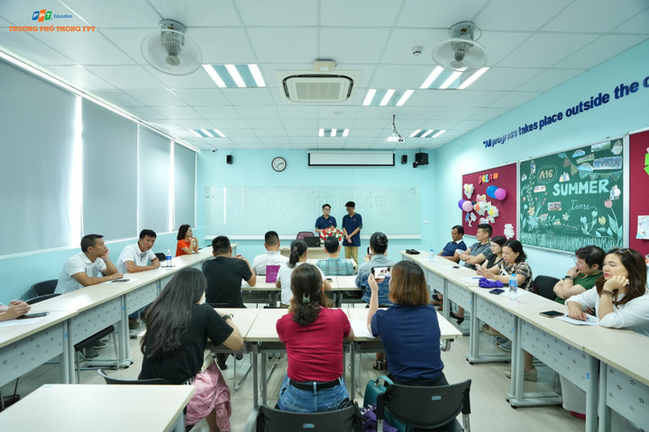 Họp phụ huynh cuối năm - những khoảnh khắc đầy cảm xúc - 7