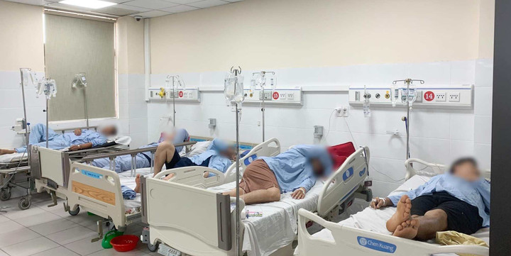 Ăn trứng cá sấu hỏa tiễn nấu mẻ, 6 người nhập viện cấp cứu - 1