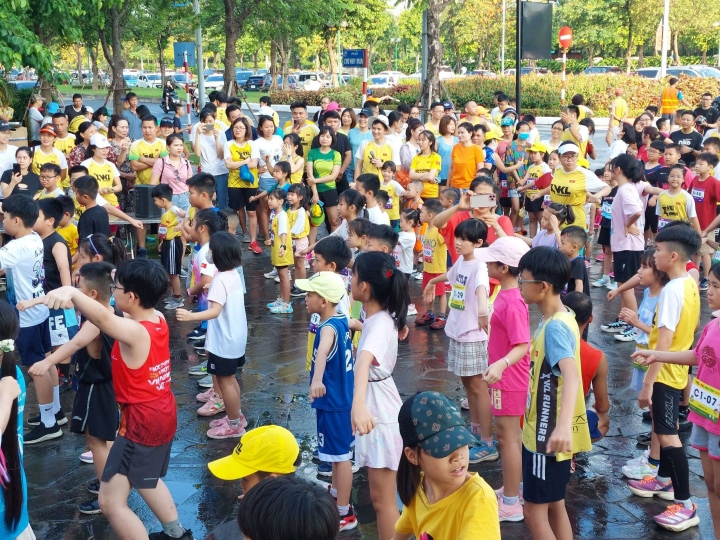 230 em nhỏ tham dự giải chạy bộ VKL Kids Run - 3