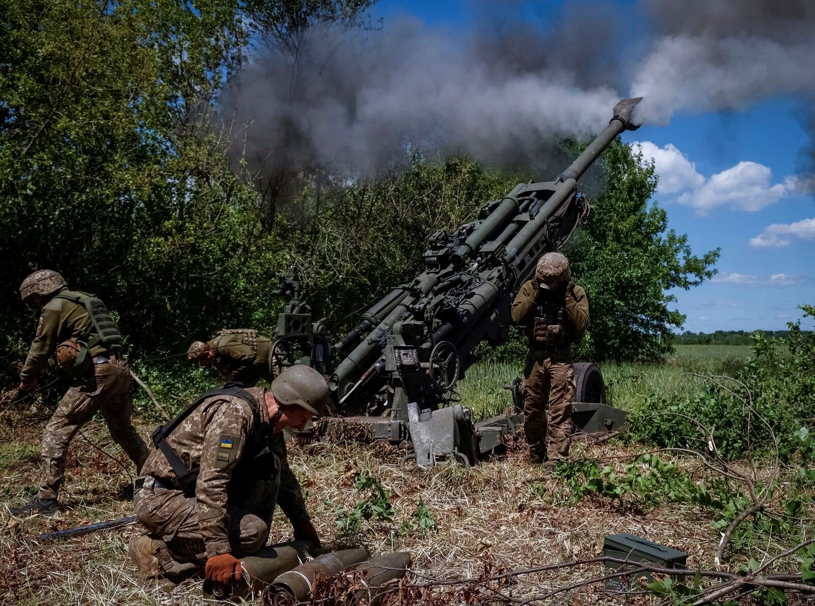 Sử dụng lựu pháo M777 Mỹ - Kinh nghiệm đau thương của binh sĩ Ukraine - 1
