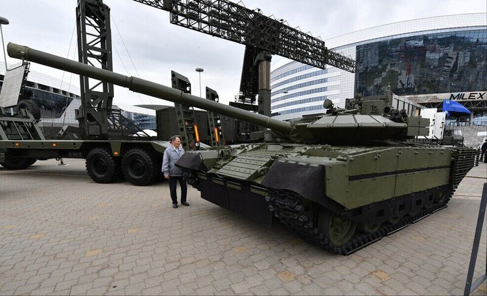 Belarus ra mắt phiên bản T-72 nâng cấp mạnh hơn T-72B3 của Nga? - 1