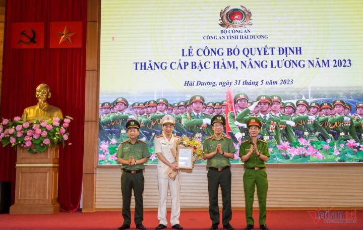Giám đốc Công an tỉnh Hải Dương được thăng hàm đại tá trước niên hạn - 3
