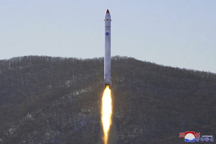 Triều Tiên phóng vệ tinh quân sự thất bại - 1