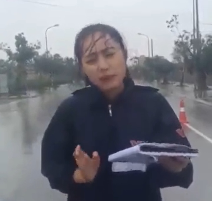 Nữ MC Thời tiết nào của VTV từng bị tố 'làm màu' khi dầm mình trong mưa bão? - 5