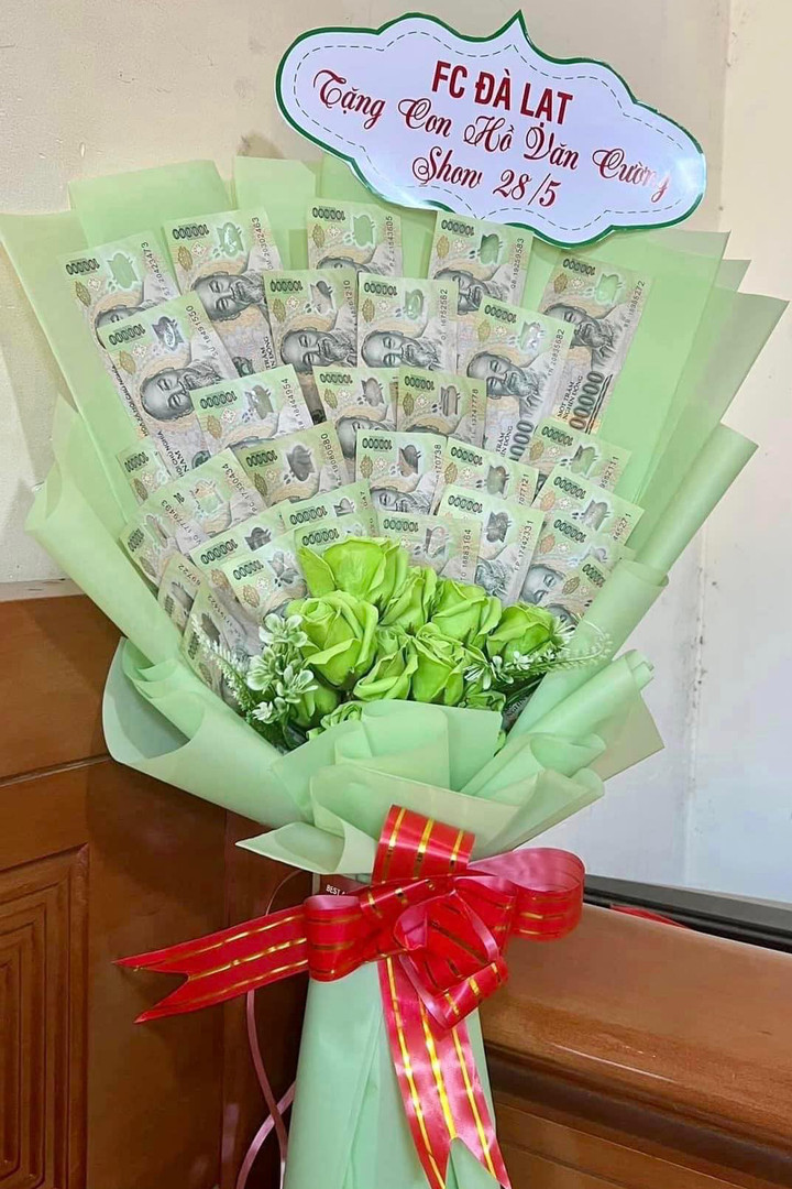 Ngoài cát-sê 'khủng', Hồ Văn Cường nhận được bao nhiêu tiền sau một đêm diễn? - 5