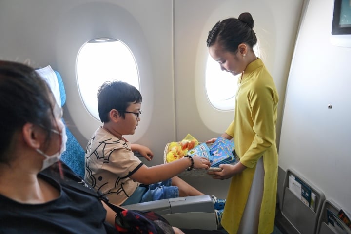 Chuyến bay đặc biệt của Vietnam Airlines với phi hành đoàn nhí - 7