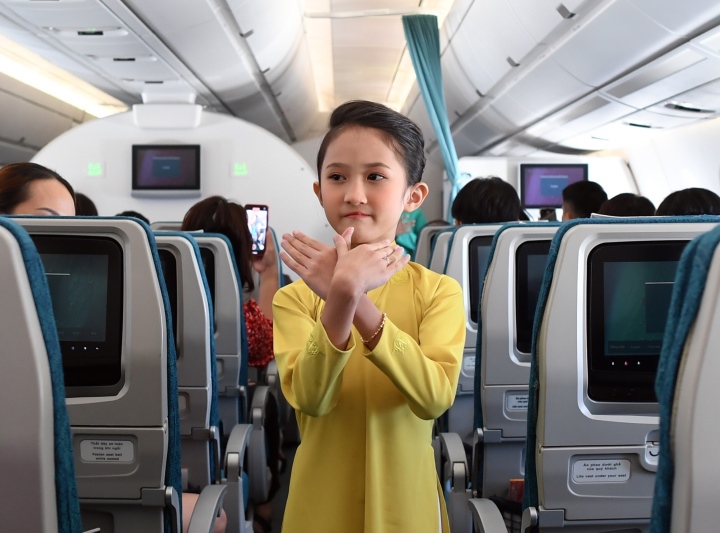 Chuyến bay đặc biệt của Vietnam Airlines với phi hành đoàn nhí - 5