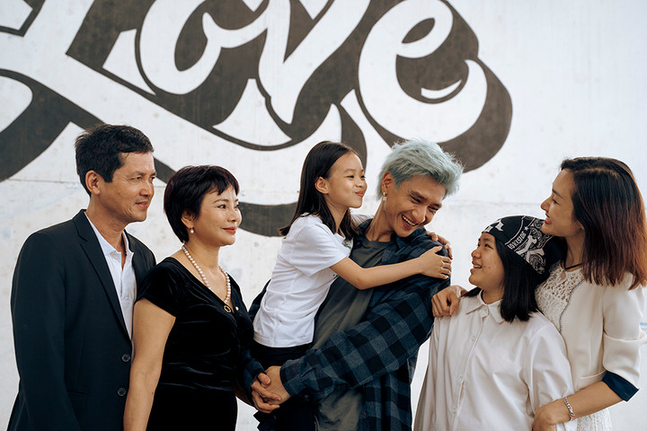 16 Typh hát rap truyền thông điệp 'yêu thương gia đình, chống bạo lực' - 3