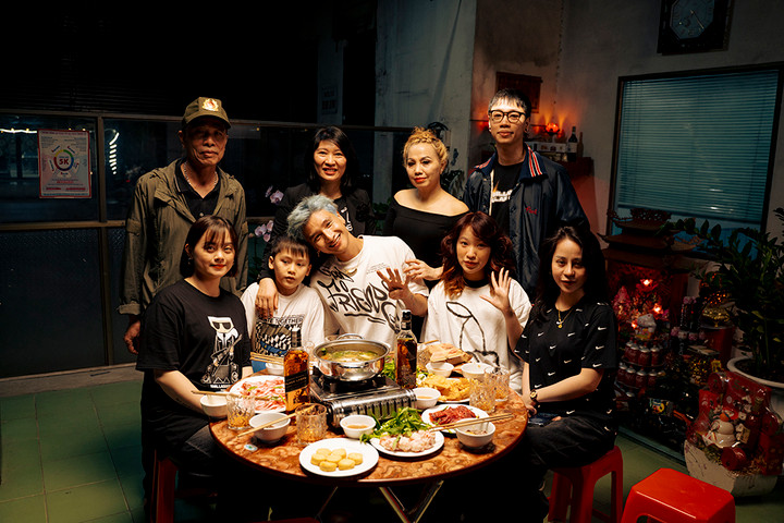 16 Typh hát rap truyền thông điệp 'yêu thương gia đình, chống bạo lực' - 2