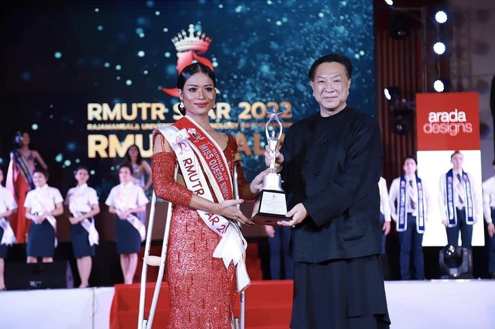 Thí sinh hoa hậu cụt chân trình diễn váy dạ hội gây chú ý - 3