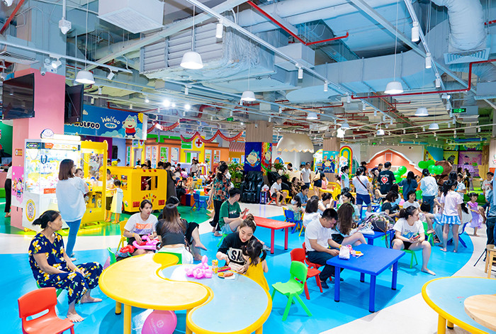 Không khí vui tươi gắn kết gia đình tại các trung tâm thương mại dịp 1/6 - 5