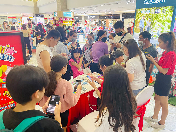 Không khí vui tươi gắn kết gia đình tại các trung tâm thương mại dịp 1/6 - 6