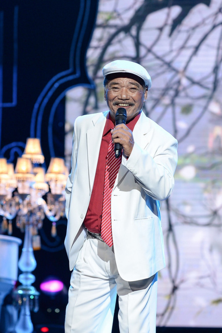 NSND Trần Hiếu U90 vẫn luyện thanh, được vợ thứ 3 chăm như em bé - 1