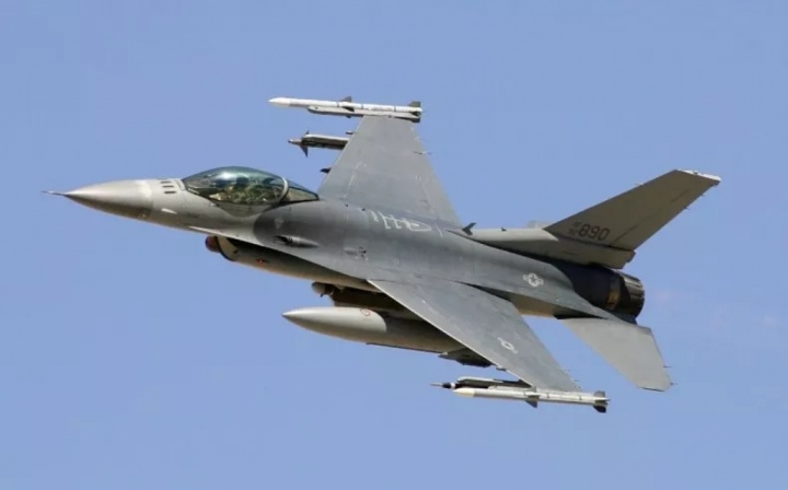 Ba Lan tuyên bố không cung cấp F-16 cho Ukraine - 1