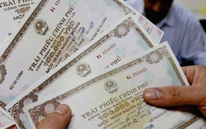 Lãi suất huy động trái phiếu Chính phủ giảm tháng thứ 3 liên tiếp - 1