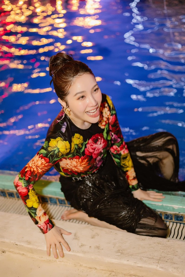 Sao Việt 4/6: Nguyễn Thị Huyền trẻ đẹp ở tuổi 38, Tiểu Vy mua nhà tặng bố mẹ - 10