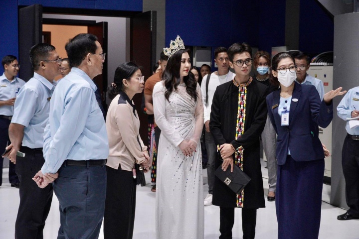Hoa hậu Phan Kim Oanh trở lại Myanmar sau 7 tháng đăng quang - 1