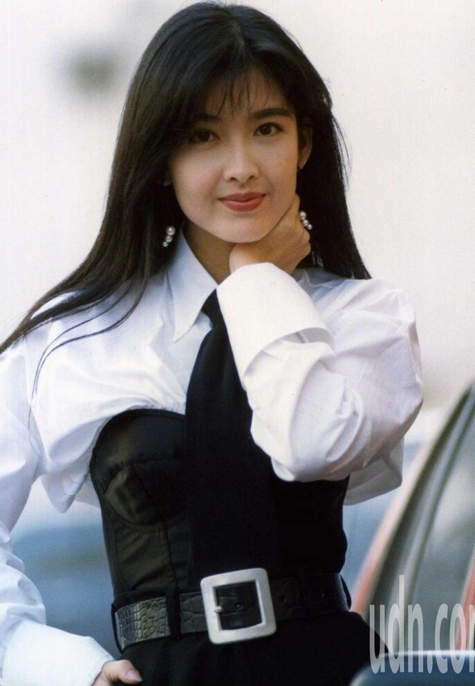 Sao nữ nào 8 lần bị 'cắm sừng' nhưng vẫn luỵ tình? - 3