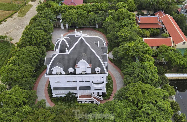 'Biệt phủ' của cụ bà 80 tuổi nơi tổ chức bữa tiệc vinh quy bái tổ của con trai - 7