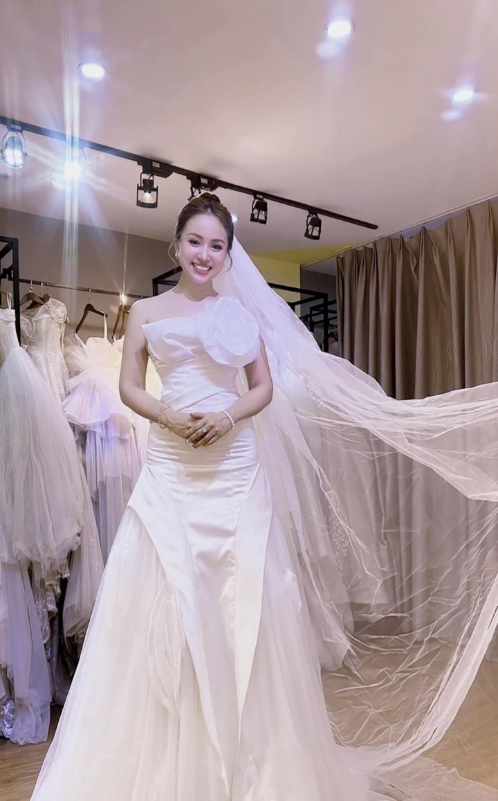 Váy cưới của 3 mỹ nhân Vbiz Phí Linh Phương Mai Đàm Thu Trang