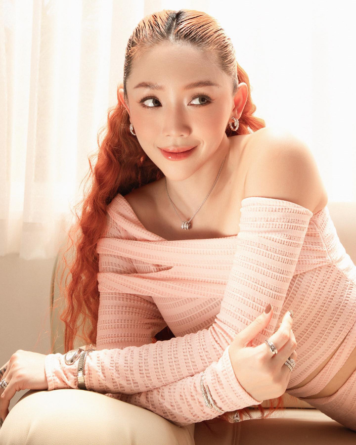 Sao Việt 9/6: Vân Hugo đi thử váy cưới, Vân Dung trẻ đẹp ở tuổi 47 - 3