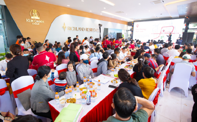 Cam kết lợi nhuận khủng 30%, Richland Residence hút khách - 1
