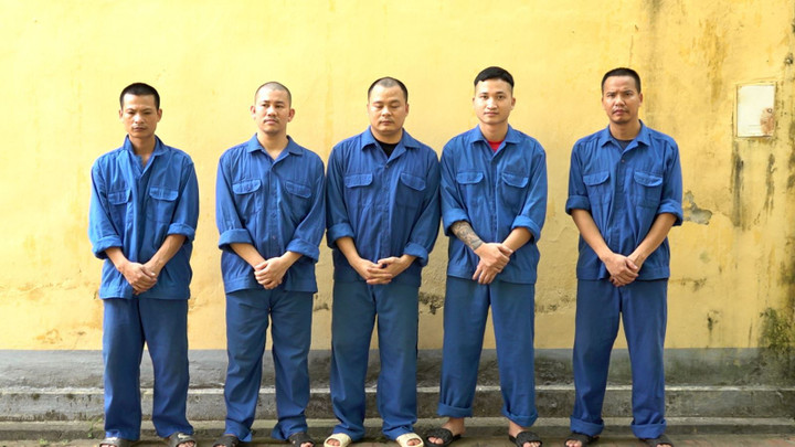 Triệt phá đường dây cá độ bóng đá quy mô hơn 2.000 tỷ đồng ở Hưng Yên - 1