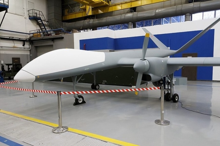 Phương Tây lo lắng khi Nga ra mắt UAV hạng nặng đầu tiên - 1