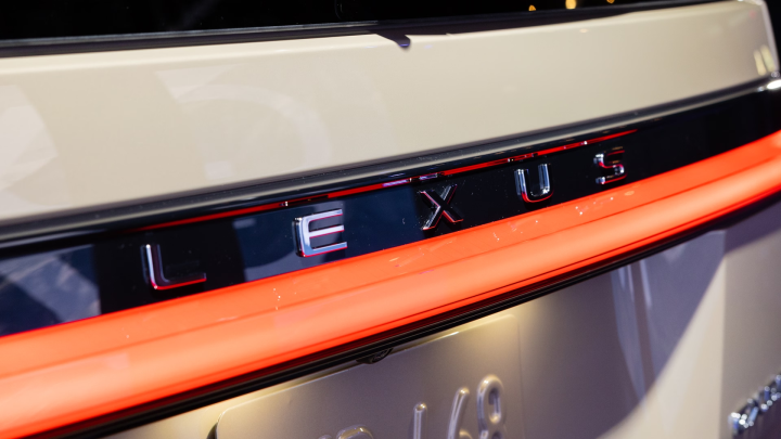 Lexus GX hoàn toàn mới ra mắt - ngôn ngữ thiết kế lạ mắt - 20