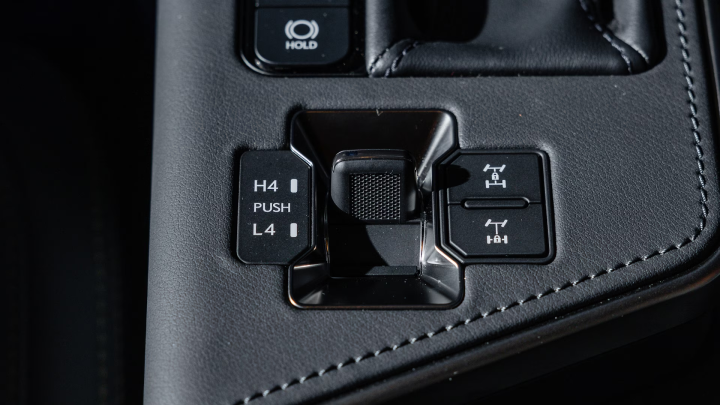 Lexus GX hoàn toàn mới ra mắt - ngôn ngữ thiết kế lạ mắt - 18