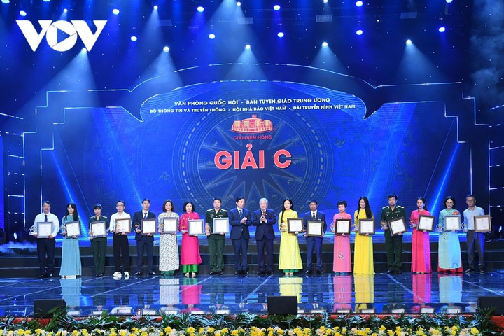 VOV giành 6 giải thưởng danh giá tại Giải báo chí Diên Hồng lần thứ nhất - 7
