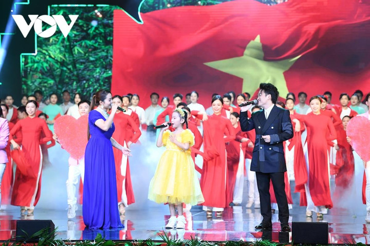 VOV giành 6 giải thưởng danh giá tại Giải báo chí Diên Hồng lần thứ nhất - 13