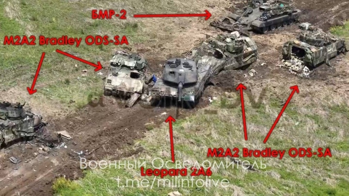 Xuất hiện bức ảnh Leopard và chiến xa Bradley bị phá hủy nằm la liệt ở Ukraine - 1