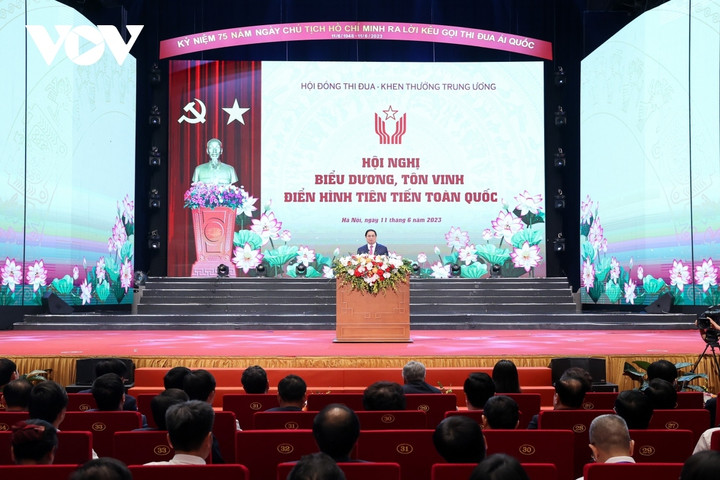 Thủ tướng dự Hội nghị biểu dương, tôn vinh điển hình tiên tiến toàn quốc - 3