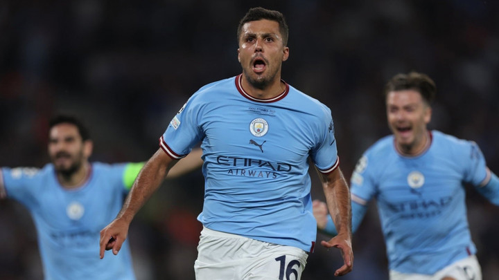 Cầu thủ Man City rơi nước mắt, HLV Guardiola vỡ òa cảm xúc vô địch Cúp C1 - 3