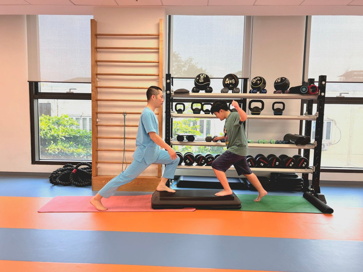 Cơ sở khám chữa bệnh phục hồi chức năng mới chỉ đáp ứng gần 20% nhu cầu - 1