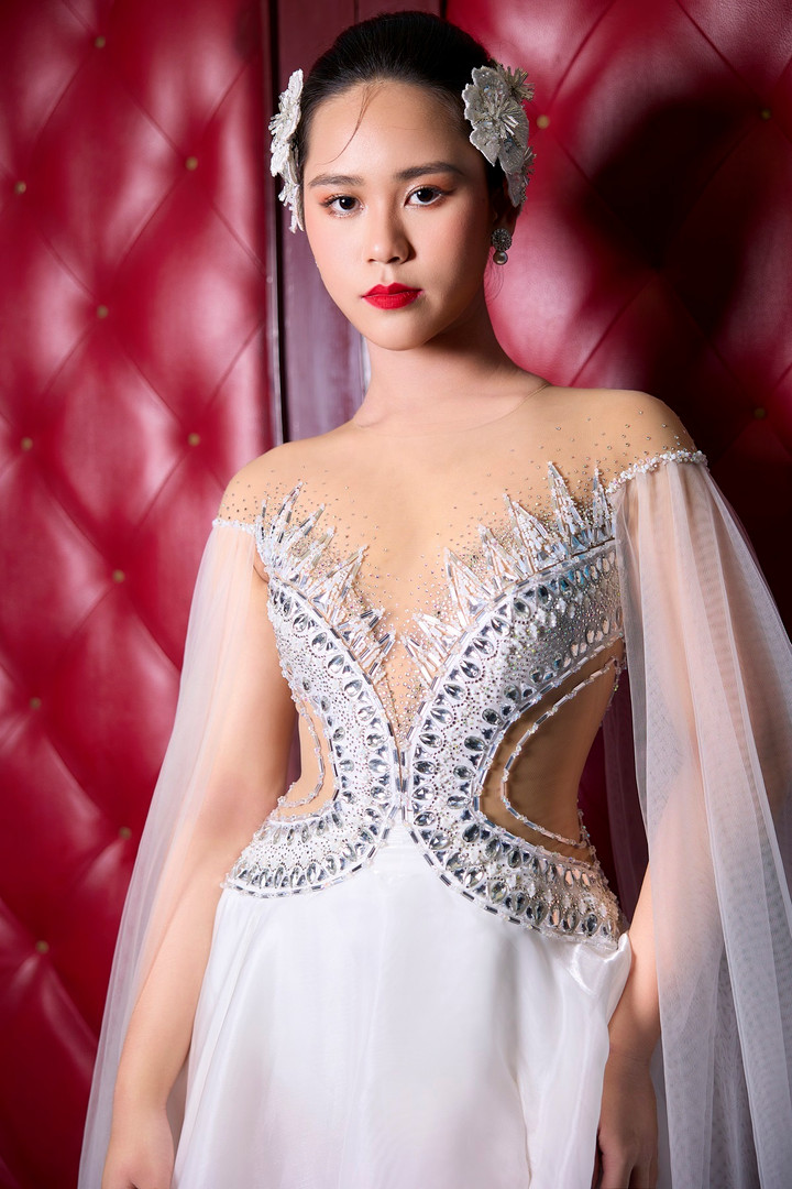 Hoa hậu nhí Bella Vũ nổi bật trên thảm đỏ chung khảo Miss World Vietnam 2023 - 6