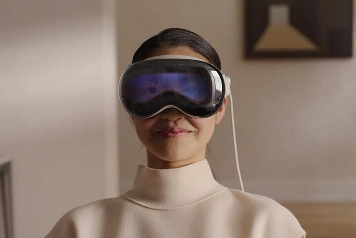 Apple sẽ tung phiên bản giá rẻ của Vision Pro - 1