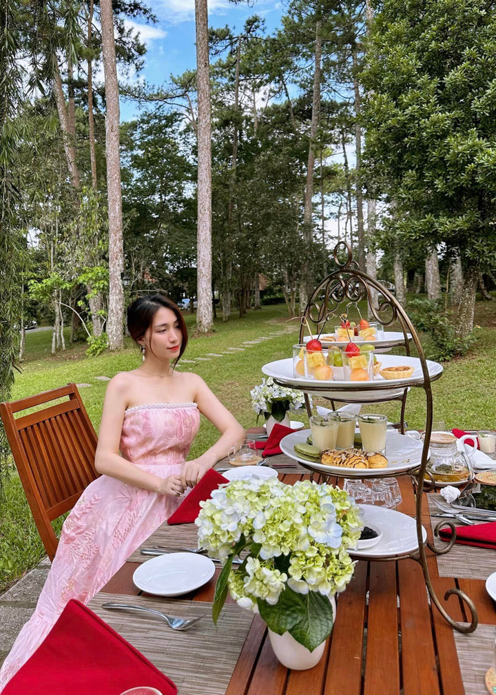 Sao Việt 15/6: Chi Pu đón tuổi 30, Phương Trinh Jolie diện bikini khoe bụng bầu - 4