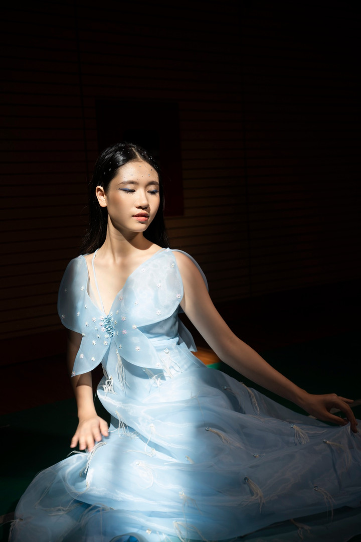 Mẫu nhí Minh Anh khoe vẻ đẹp ngọt ngào như nàng thơ trên sàn diễn lớn - 7