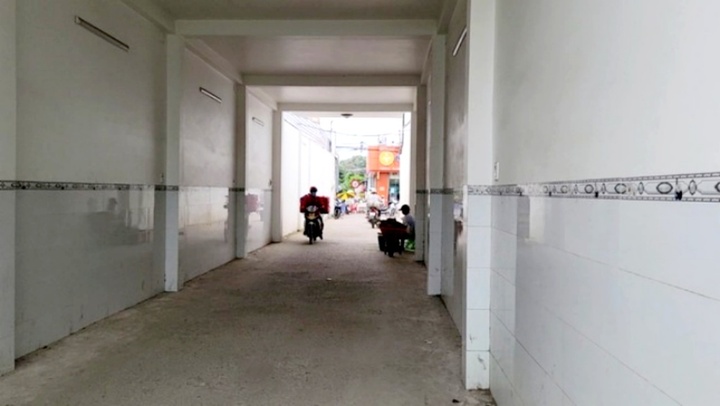 Sự thật về ngôi nhà 'bỏ trống tầng 1 làm đường đi' ở Cần Thơ - 2