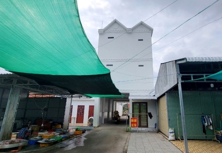 Sự thật về ngôi nhà 'bỏ trống tầng 1 làm đường đi' ở Cần Thơ - 3