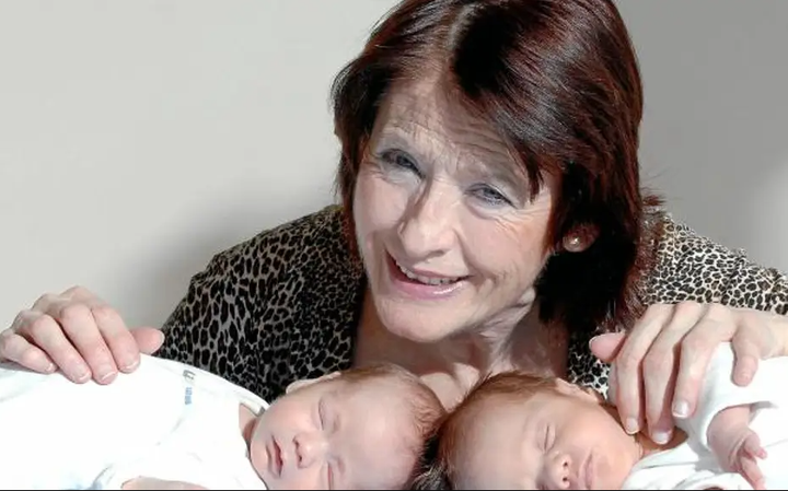 10 phụ nữ sinh con thành công ở tuổi hơn 60 - 7