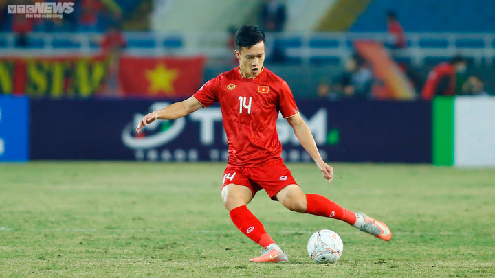 Trực tiếp bóng đá Việt Nam 1-0 Hong Kong: Quế Ngọc Hải ghi bàn - 8