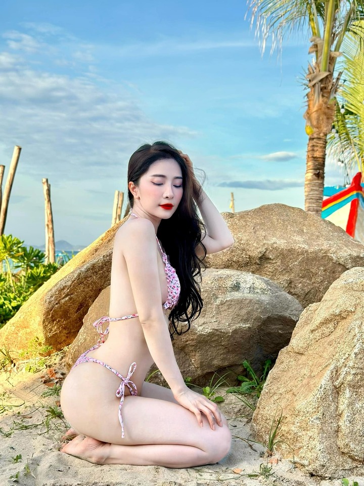 Sao Việt 17/6: Thanh Thanh Tâm từ Mỹ về viếng mộ 'người tình sân khấu' Vũ Linh - 8