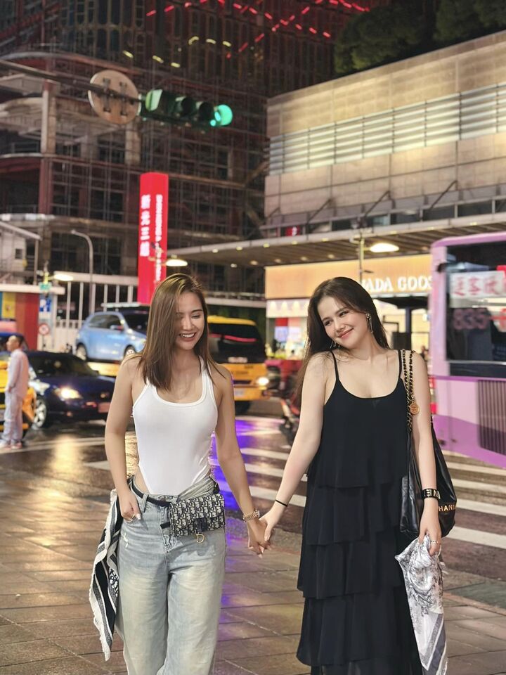 Sao Việt 17/6: Thanh Thanh Tâm từ Mỹ về viếng mộ 'người tình sân khấu' Vũ Linh - 9