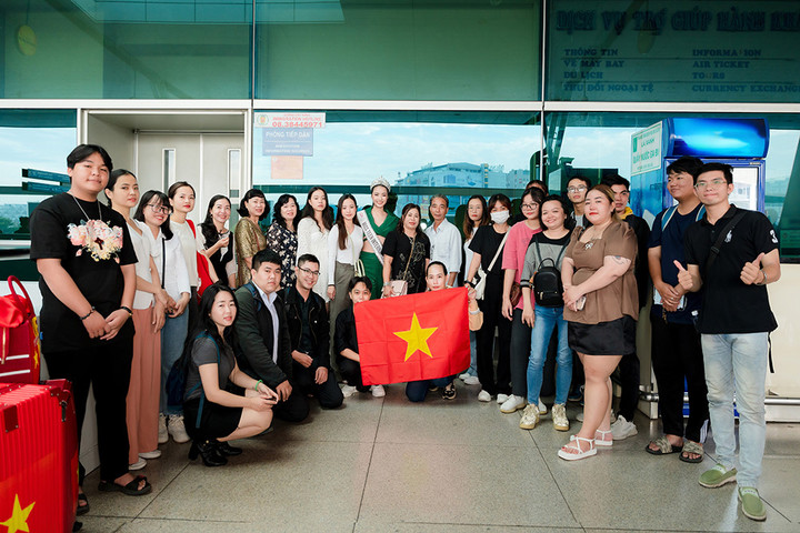 Bùi Vũ Xuân Nghi mang hơn 200kg hành lý dự thi Miss Teen International 2023 - 2