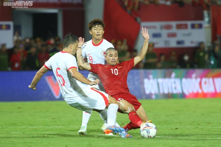 Quang Hải và đồng đội lạc nhịp trong trận HLV Troussier ra mắt tuyển Việt Nam - 9