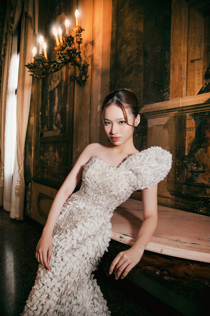 Mẫu nhí 14 tuổi Bảo Hà trình diễn cùng H’Hen Niê, Tiểu Vy trong show thời trang - 7